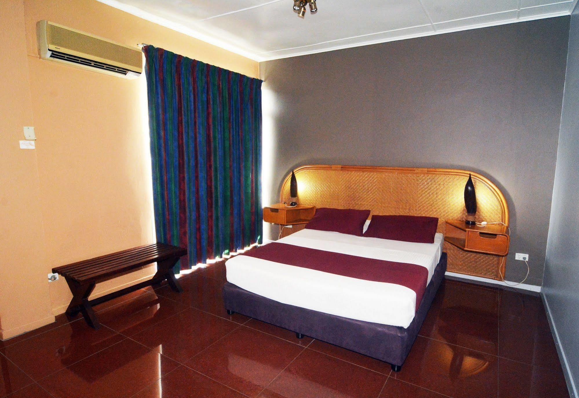 Hotel Olympic Port-Vila Extérieur photo
