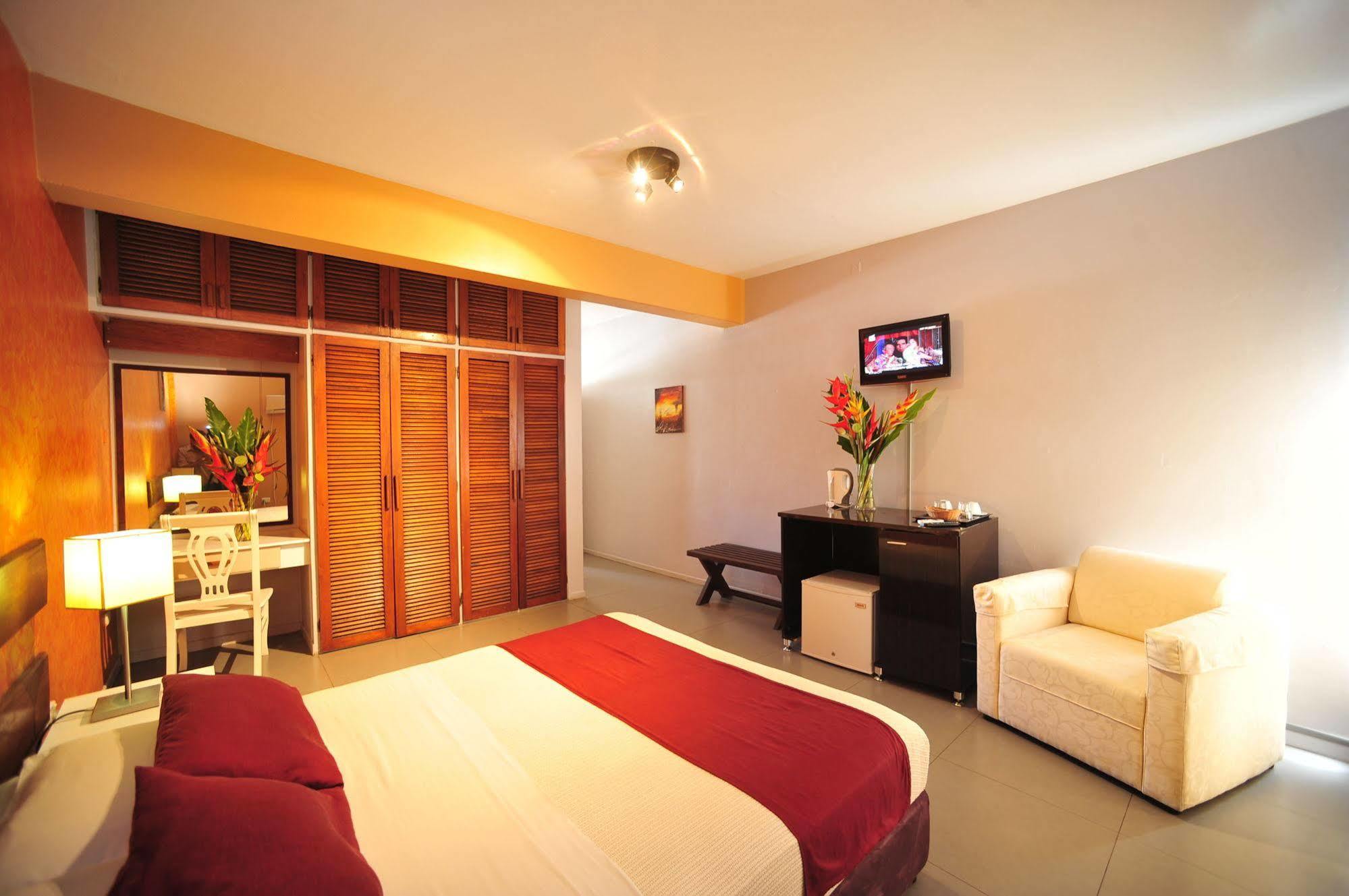 Hotel Olympic Port-Vila Extérieur photo