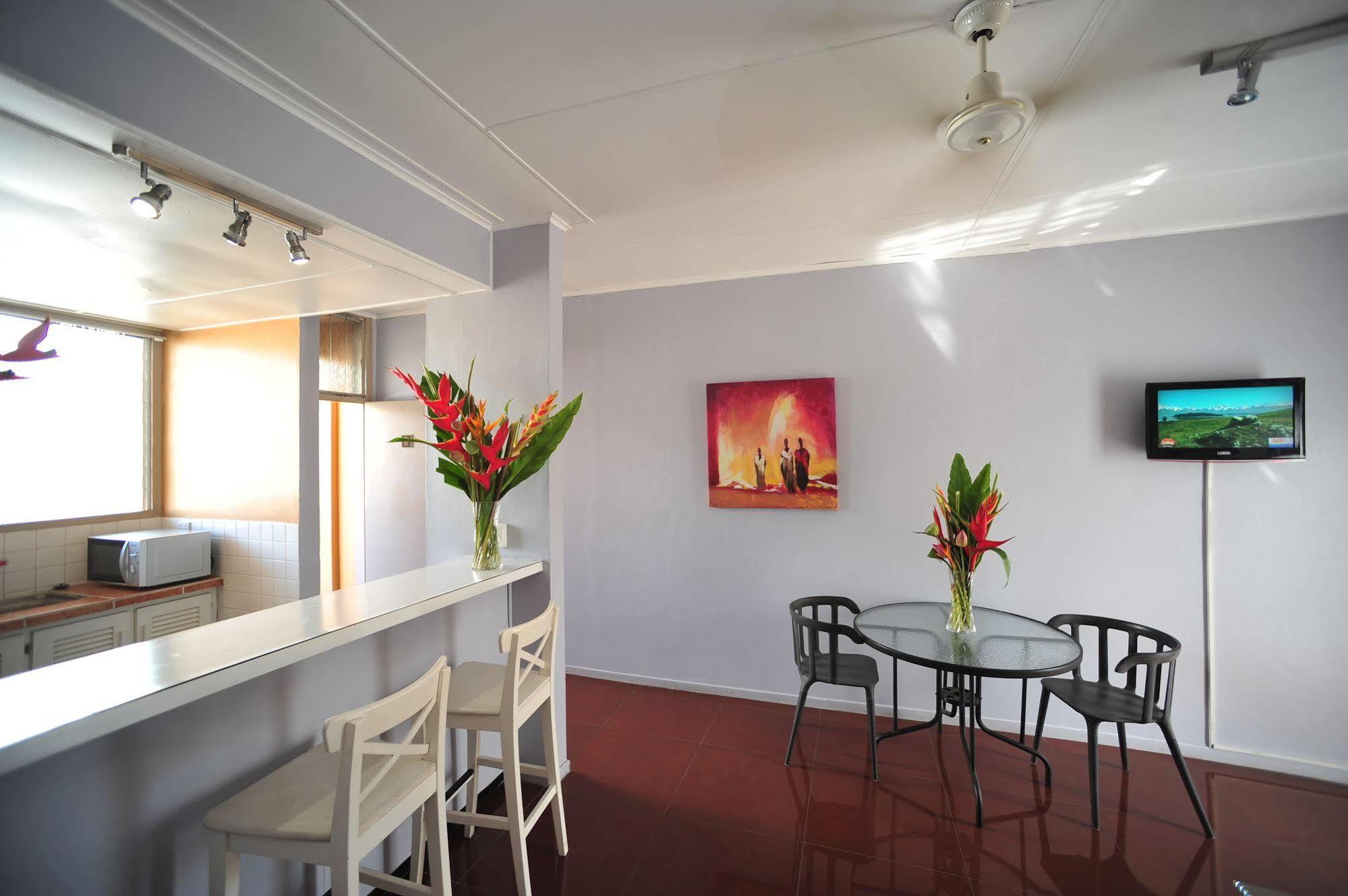Hotel Olympic Port-Vila Extérieur photo