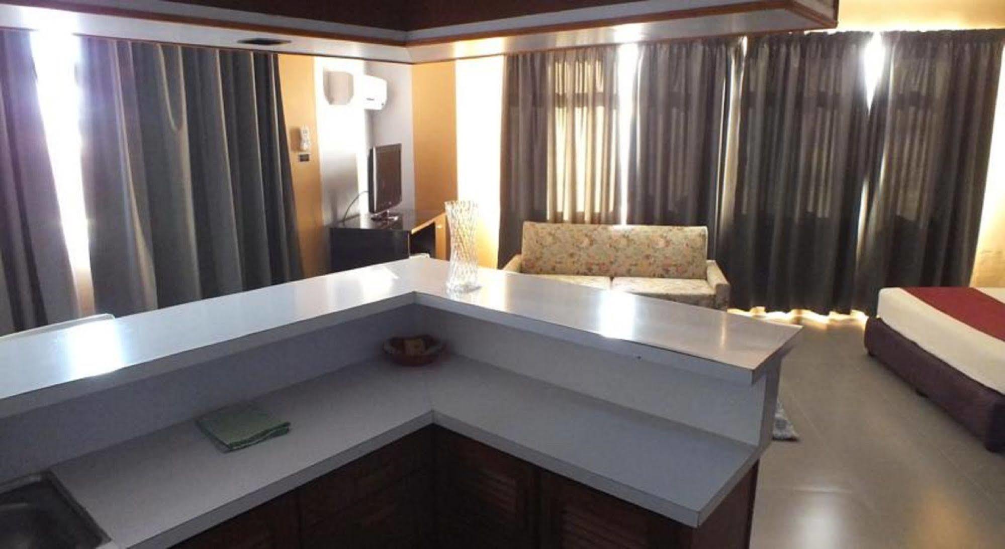 Hotel Olympic Port-Vila Extérieur photo
